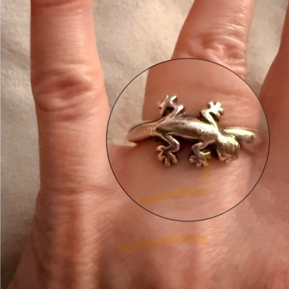 Silver Lizard Ring for Reptile Enthusiasts
